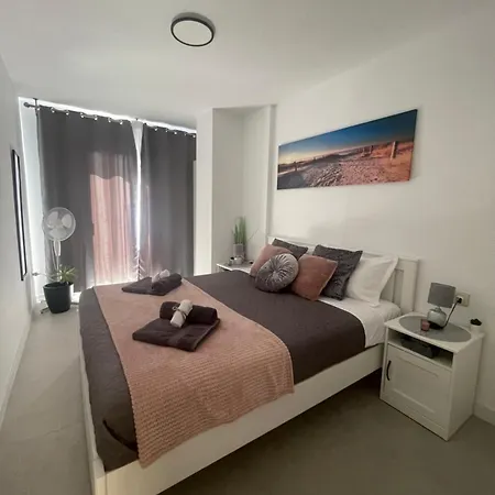 Royal View - Playa De Americas Appartamento *