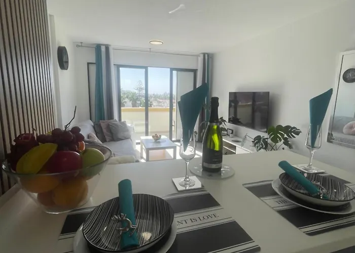 Royal View - Playa De Americas Апартаменты *