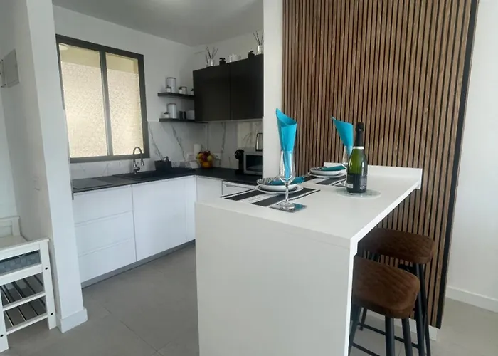 Royal View - Playa De Americas Апартаменты *